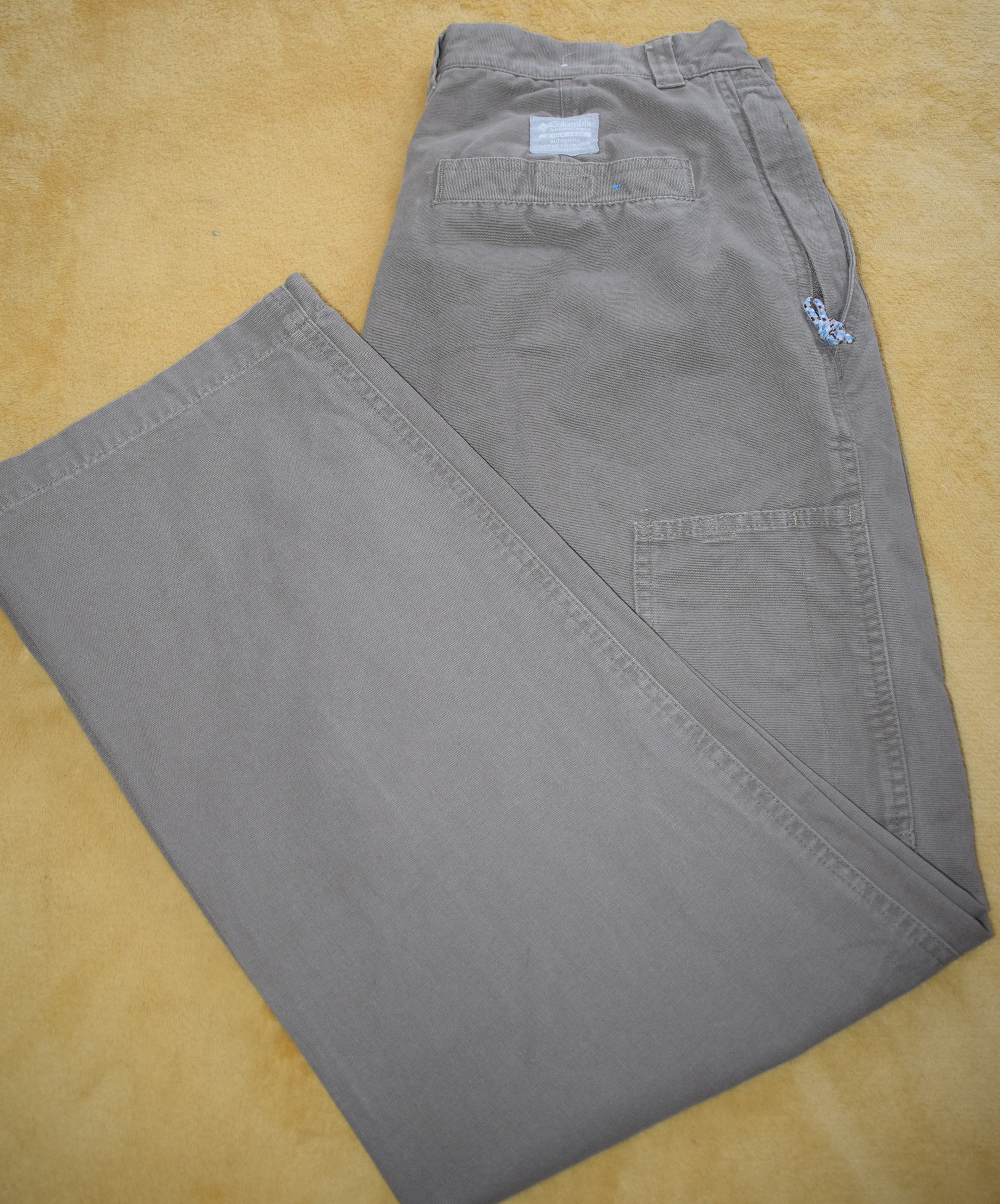 Columbia Sportswear Authentic Outdoor Cargo Trousers – Khaki