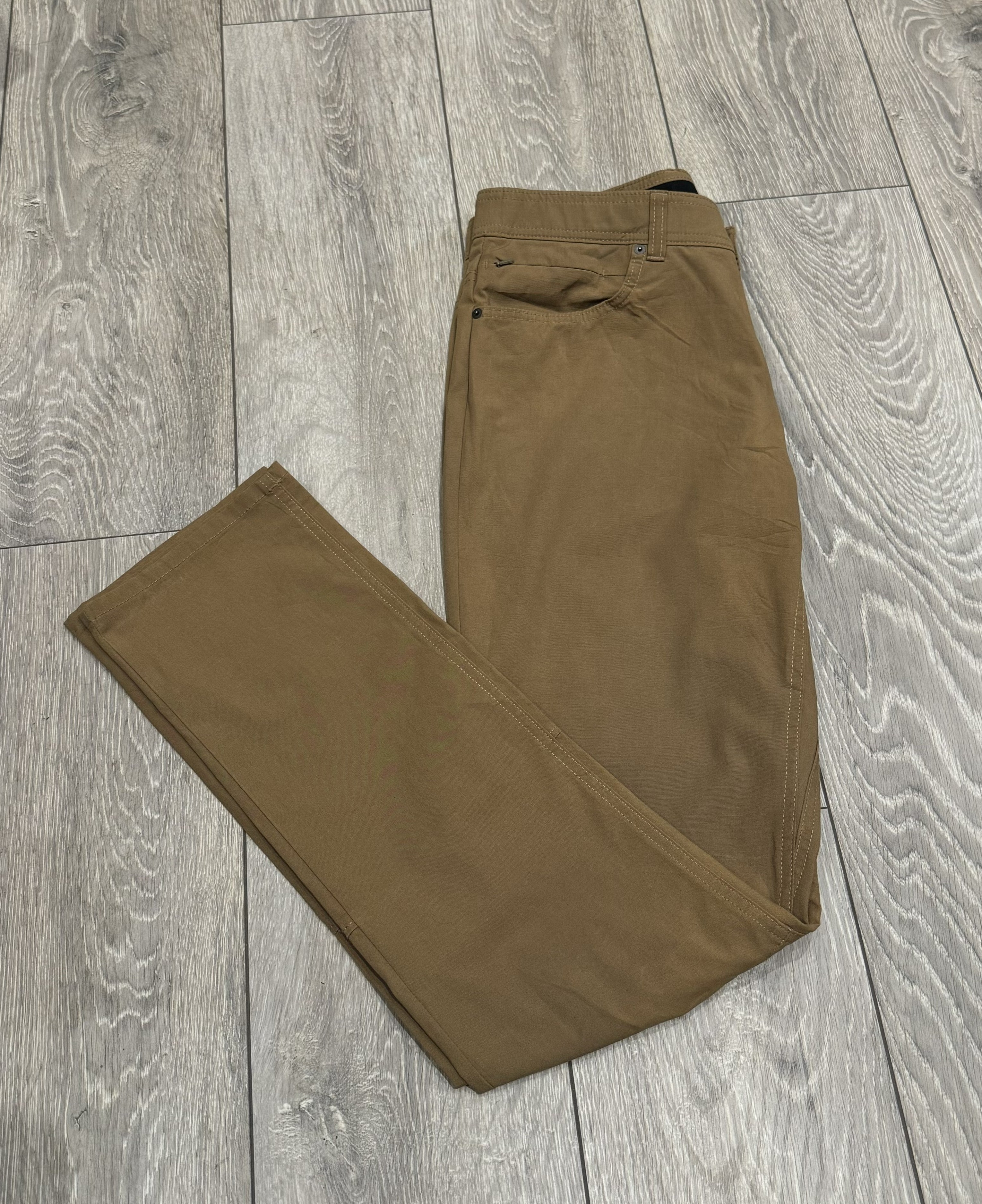 Columbia Straight Leg Trousers – Brown (W32 L32)