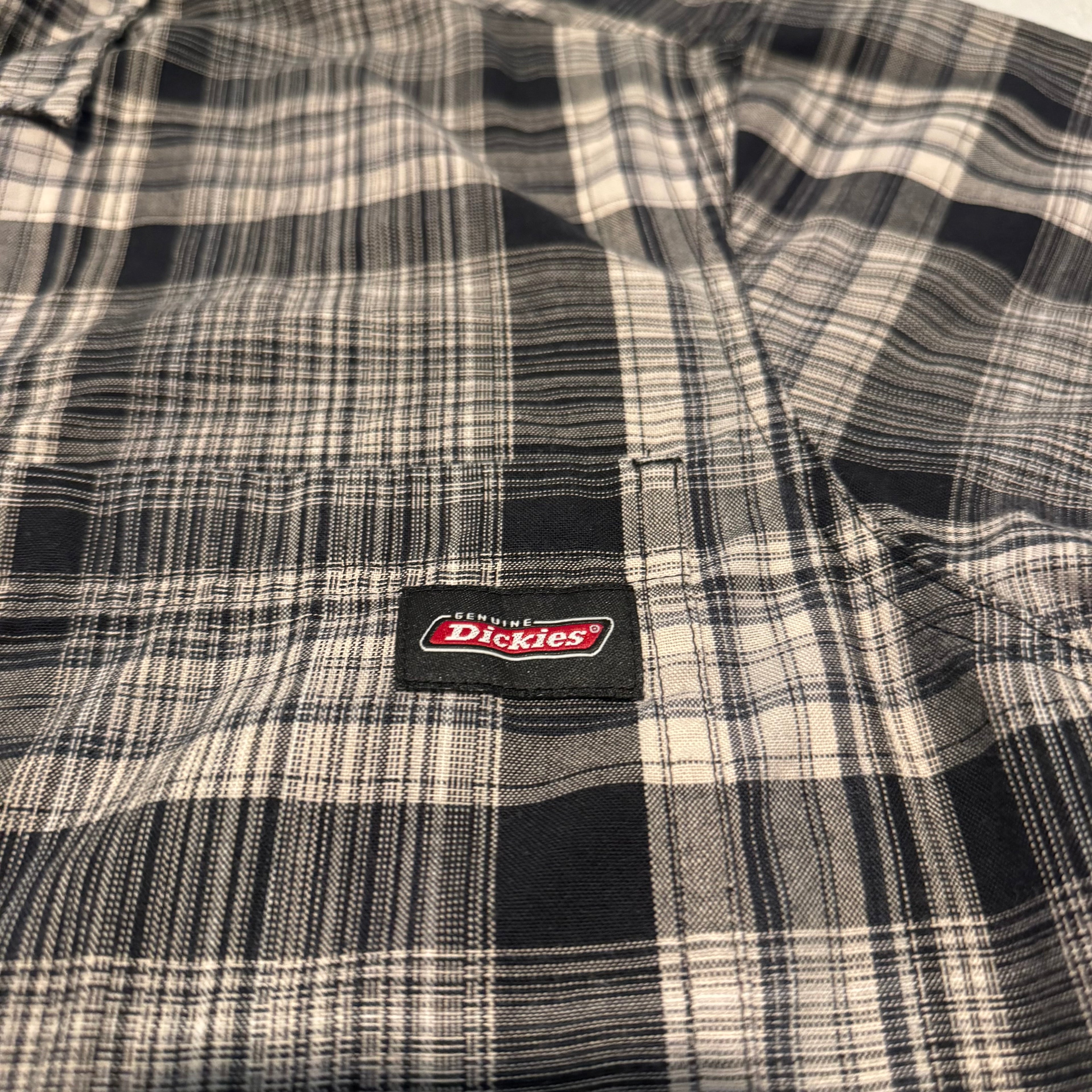 Dickies Plaid Short Sleeve Shirt – Black/Grey – M (38–40)